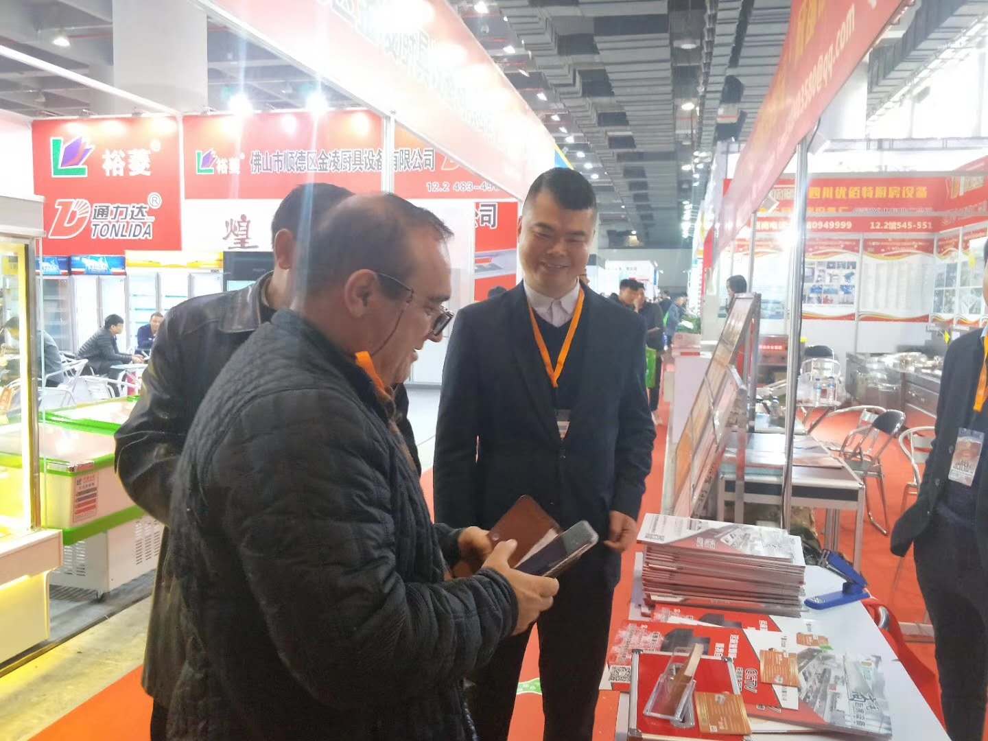 麻豆下载网站25届广州酒店麻豆91精品91久久久设备中展麻豆91精品91久久久油烟净化一体机照片3