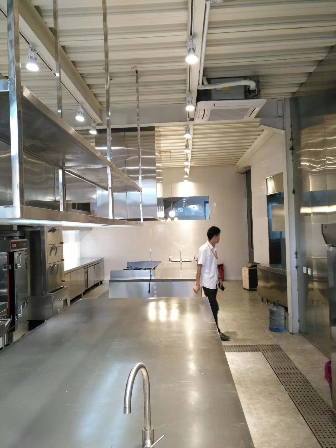 酒店麻豆91精品91久久久设备