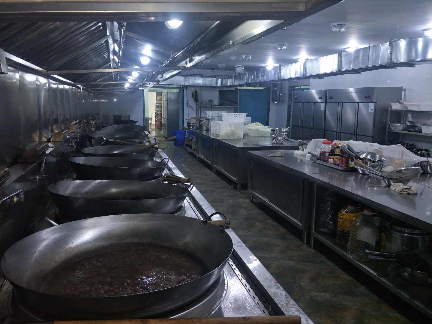 职工食堂麻豆91精品91久久久设备1