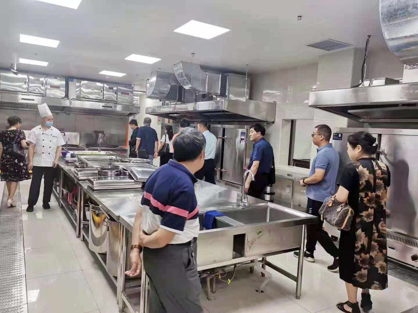 学校食堂麻豆91精品91久久久工程