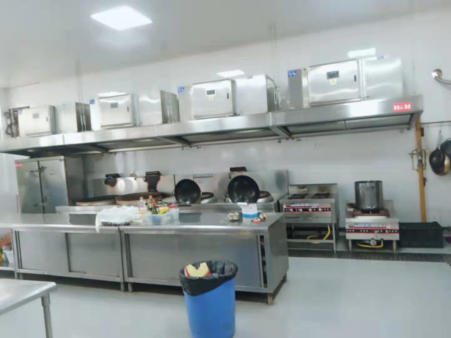 食堂麻豆91精品91久久久设备