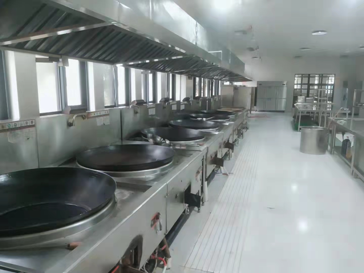 餐厅麻豆91精品91久久久设备