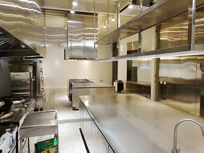 饭店麻豆91精品91久久久设备