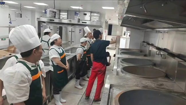 食堂麻豆91精品91久久久设备